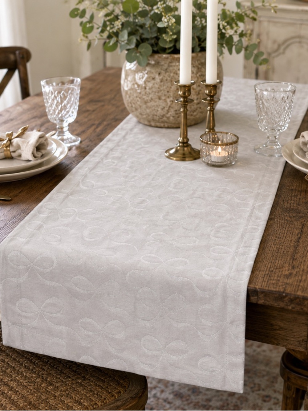 Kate Spade All Wrapped Up Bow Jacquard Platinum Table Runner 15x70 Elegant